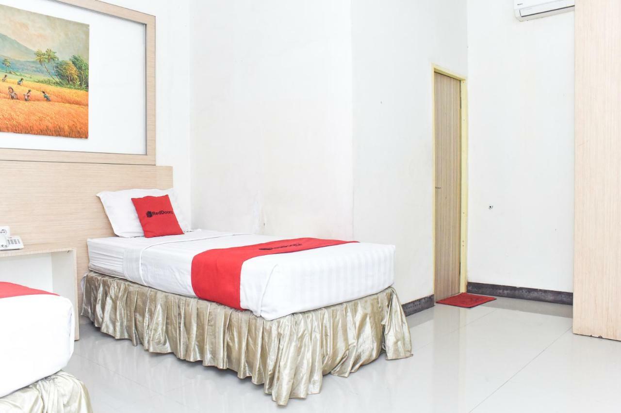 Reddoorz Plus Near Sultan Hasanuddin Airport Makassar Luaran gambar